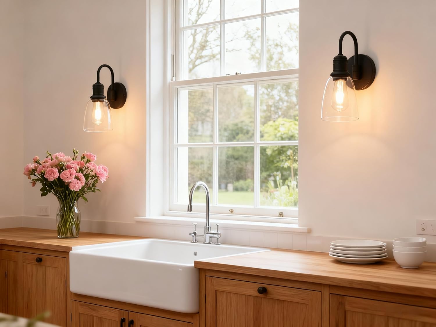 1-Light Vintage Wall Sconce, Yosoan Black Industrial Fixture Light with Elegant Gooseneck Curved Rod, Indoor Clear Glass Shade Wall Lamp Lighting for Bathroom Porch Kitchen Living Room Restaurant